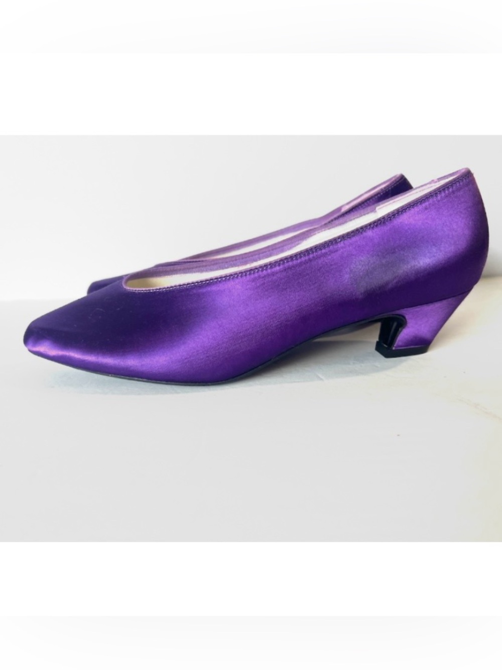 Durables by Highlught Sz 10W Purple Satin Kitten Heel Pumps Women's Dress Shoes
